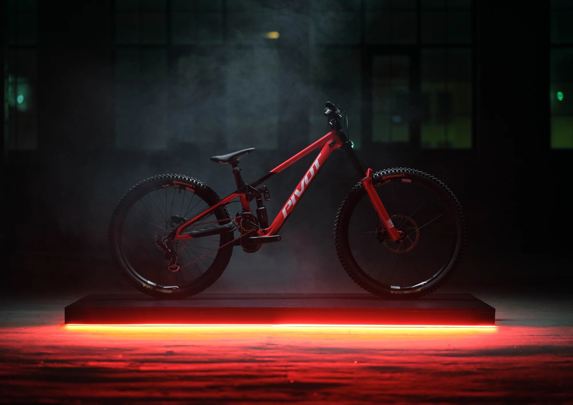 Downhill kolo Pivot Phoenix za najzahtevnejše kolesarje